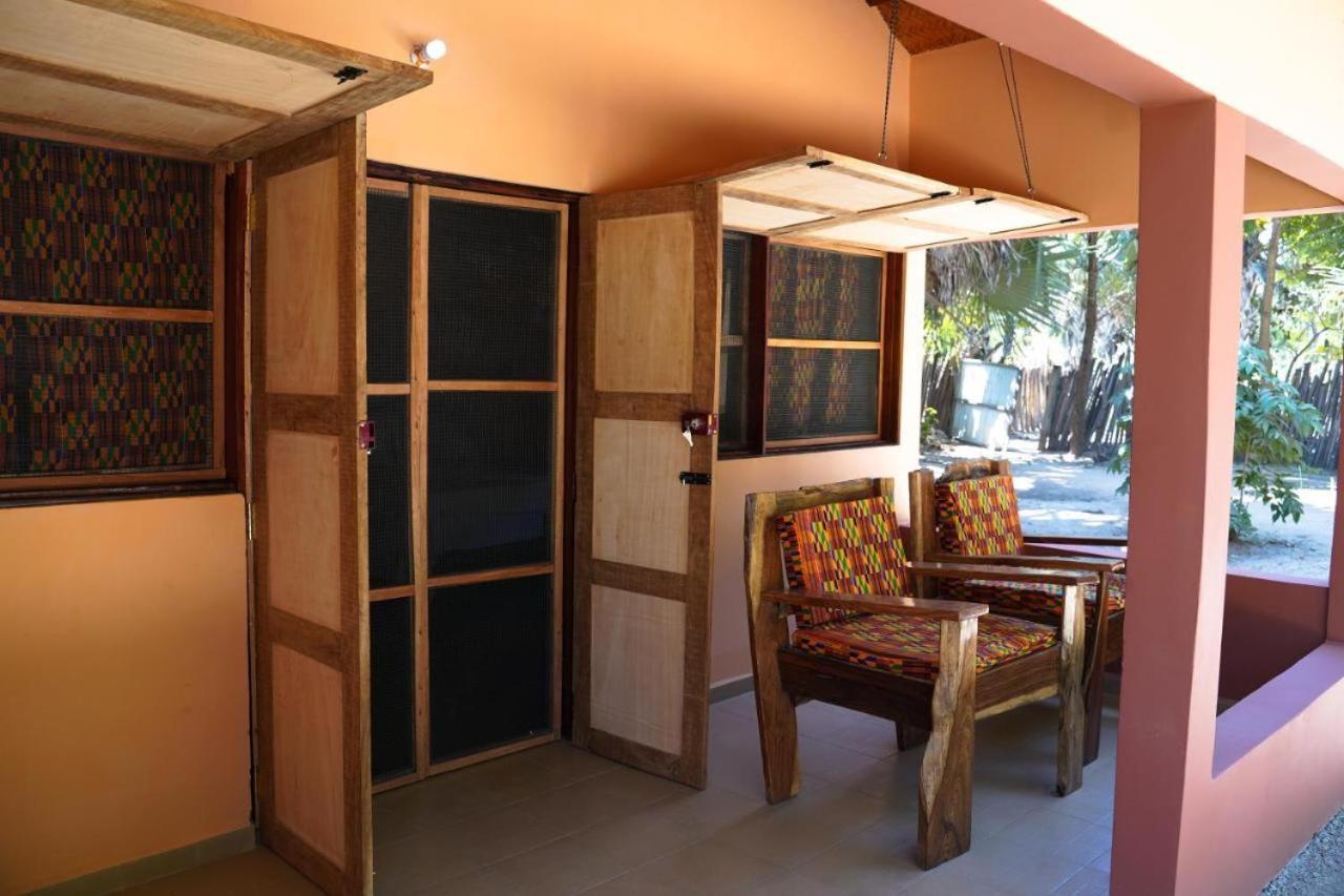 Little'S Nature Retreat Kartong Exterior photo