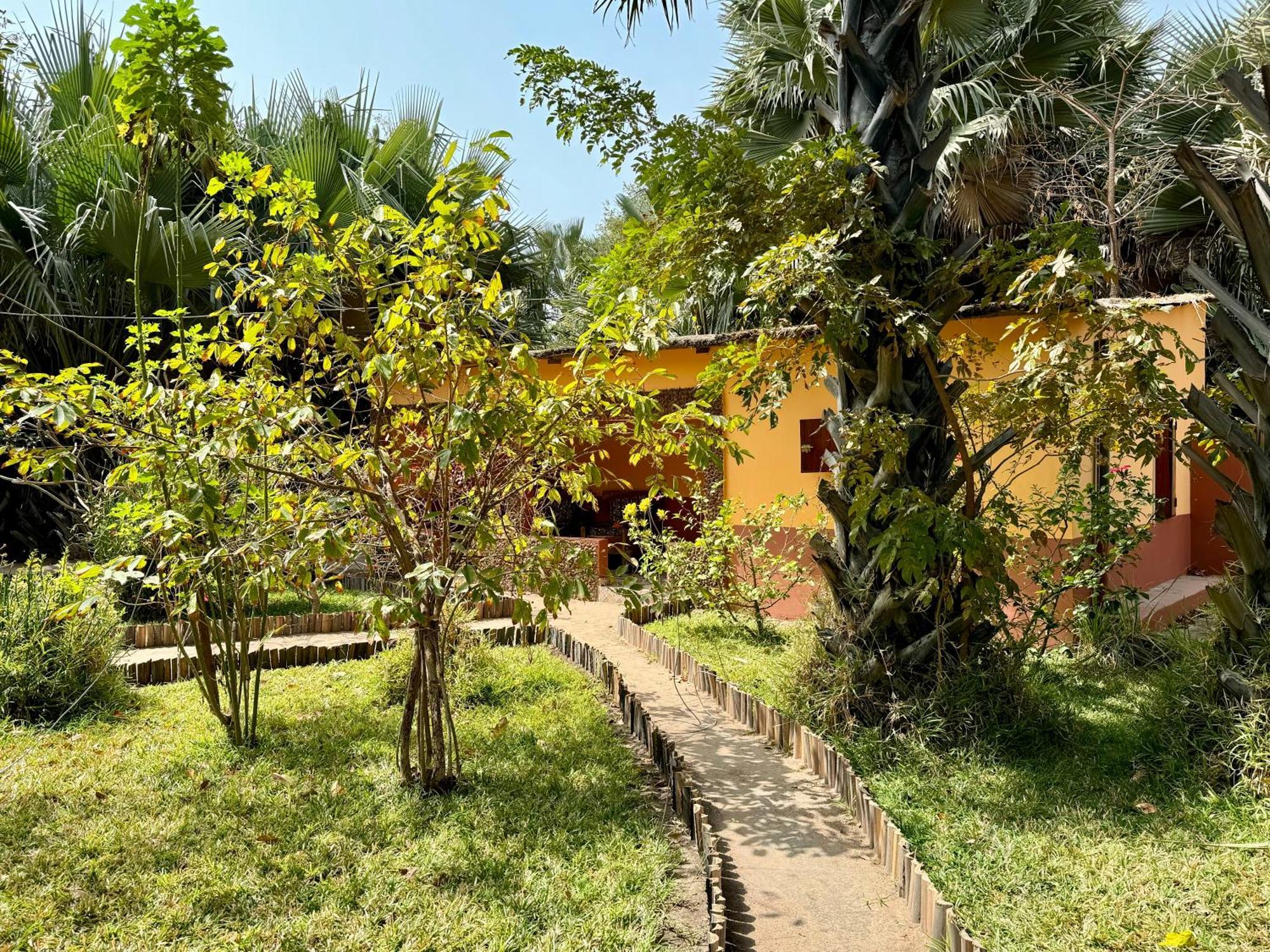Little'S Nature Retreat Kartong Exterior photo