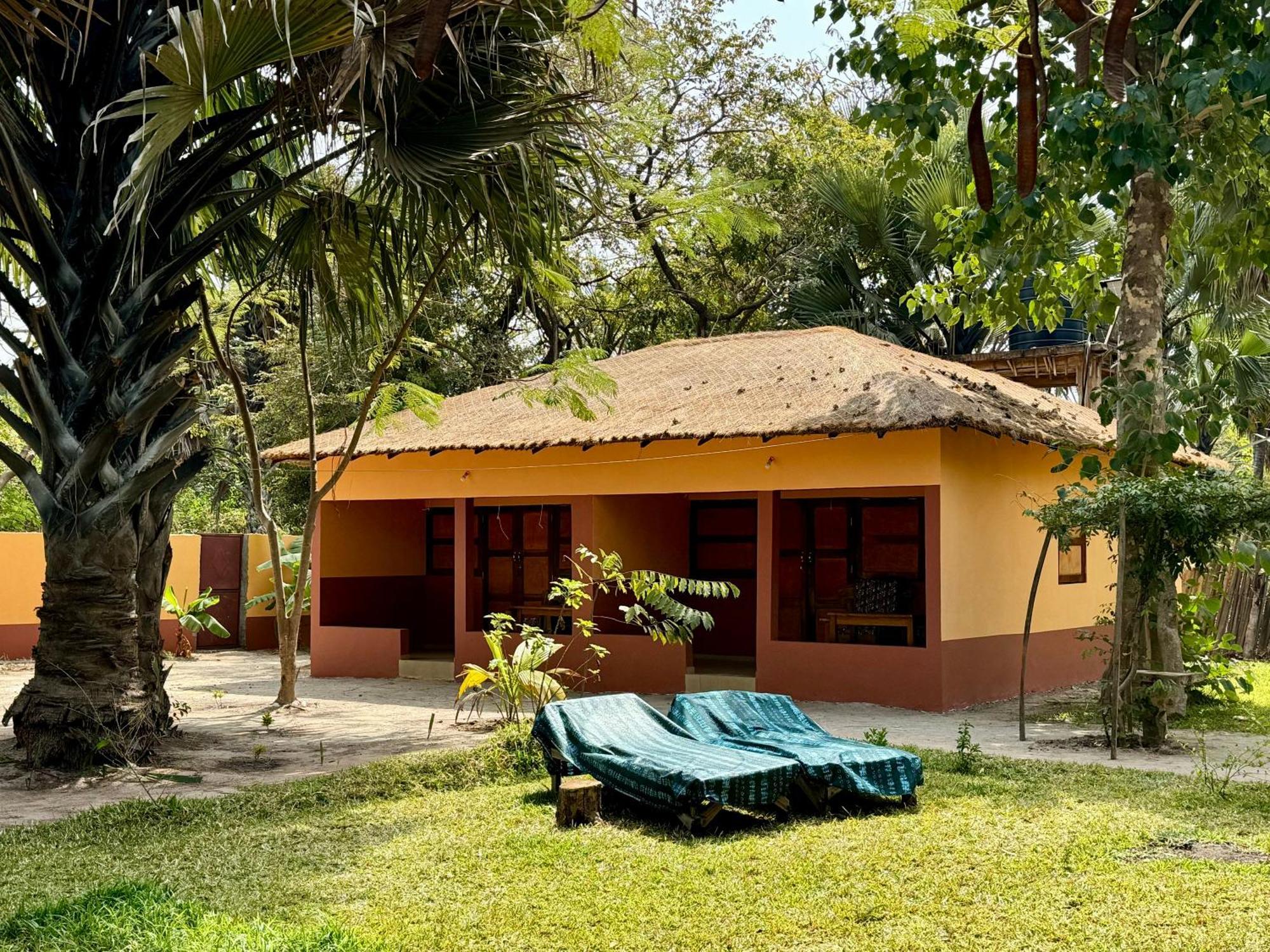 Little'S Nature Retreat Kartong Exterior photo
